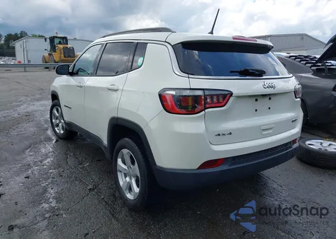 2018 Jeep Compass Latitude 4X4 из США, поврежденный, VIN 3C4NJDBBXJT320472